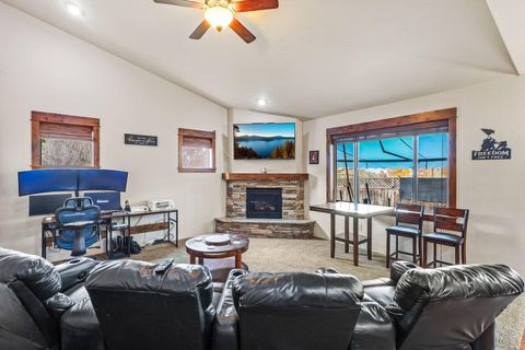 Tiny photo for 3609 Mallard Lane, Medford, OR 97504 (MLS # 220212441)