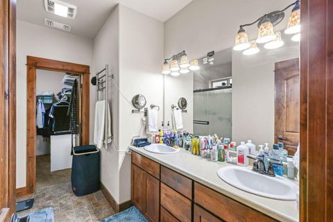 Tiny photo for 3609 Mallard Lane, Medford, OR 97504 (MLS # 220212441)