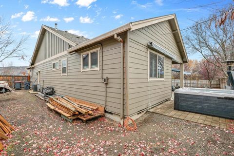 Tiny photo for 3609 Mallard Lane, Medford, OR 97504 (MLS # 220212441)