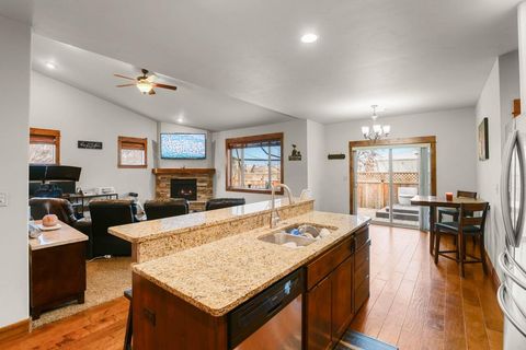 Tiny photo for 3609 Mallard Lane, Medford, OR 97504 (MLS # 220212441)