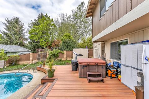 Tiny photo for 2759 Pennington Drive, Medford, OR 97504 (MLS # 220212197)