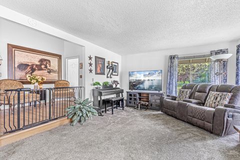 Tiny photo for 2759 Pennington Drive, Medford, OR 97504 (MLS # 220212197)