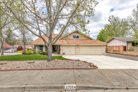 Tiny photo for 2759 Pennington Drive, Medford, OR 97504 (MLS # 220212197)