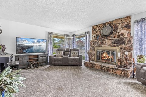 Tiny photo for 2759 Pennington Drive, Medford, OR 97504 (MLS # 220212197)