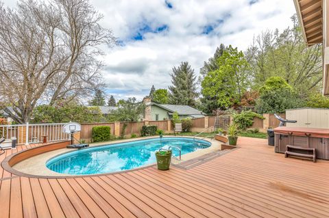 Tiny photo for 2759 Pennington Drive, Medford, OR 97504 (MLS # 220212197)