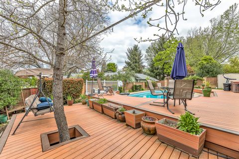 Tiny photo for 2759 Pennington Drive, Medford, OR 97504 (MLS # 220212197)