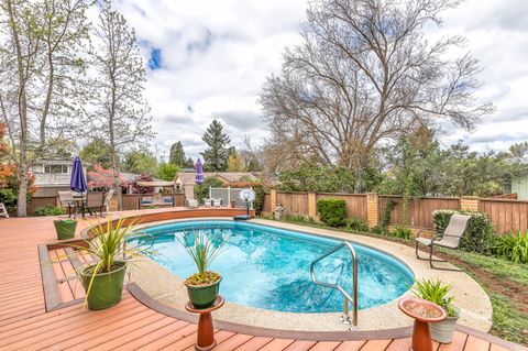 Tiny photo for 2759 Pennington Drive, Medford, OR 97504 (MLS # 220212197)