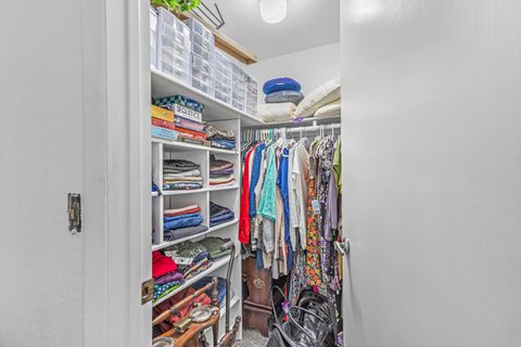 Tiny photo for 2759 Pennington Drive, Medford, OR 97504 (MLS # 220212197)