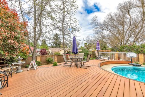 Tiny photo for 2759 Pennington Drive, Medford, OR 97504 (MLS # 220212197)