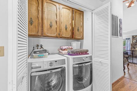 Tiny photo for 2759 Pennington Drive, Medford, OR 97504 (MLS # 220212197)