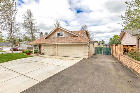 Tiny photo for 2759 Pennington Drive, Medford, OR 97504 (MLS # 220212197)