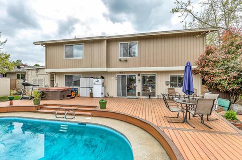 Tiny photo for 2759 Pennington Drive, Medford, OR 97504 (MLS # 220212197)