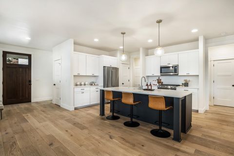 Tiny photo for 61661 Woodriver Drive #1-2, Bend, OR 97702 (MLS # 220220214)