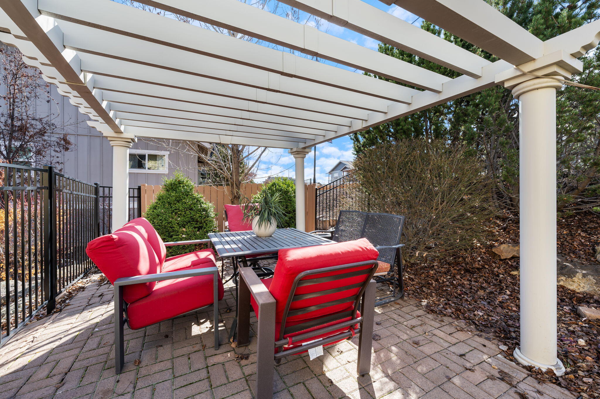 Ridgepointe - Residential