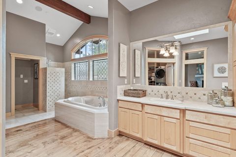 Tiny photo for 65930 Mariposa Lane, Bend, OR 97703 (MLS # 220204494)
