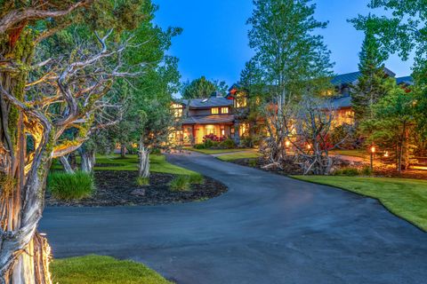 Tiny photo for 65930 Mariposa Lane, Bend, OR 97703 (MLS # 220204494)