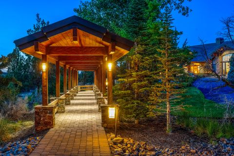 Tiny photo for 65930 Mariposa Lane, Bend, OR 97703 (MLS # 220204494)