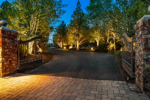 Tiny photo for 65930 Mariposa Lane, Bend, OR 97703 (MLS # 220204494)