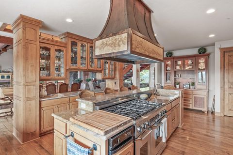 Tiny photo for 65930 Mariposa Lane, Bend, OR 97703 (MLS # 220204494)