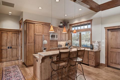 Tiny photo for 65930 Mariposa Lane, Bend, OR 97703 (MLS # 220204494)