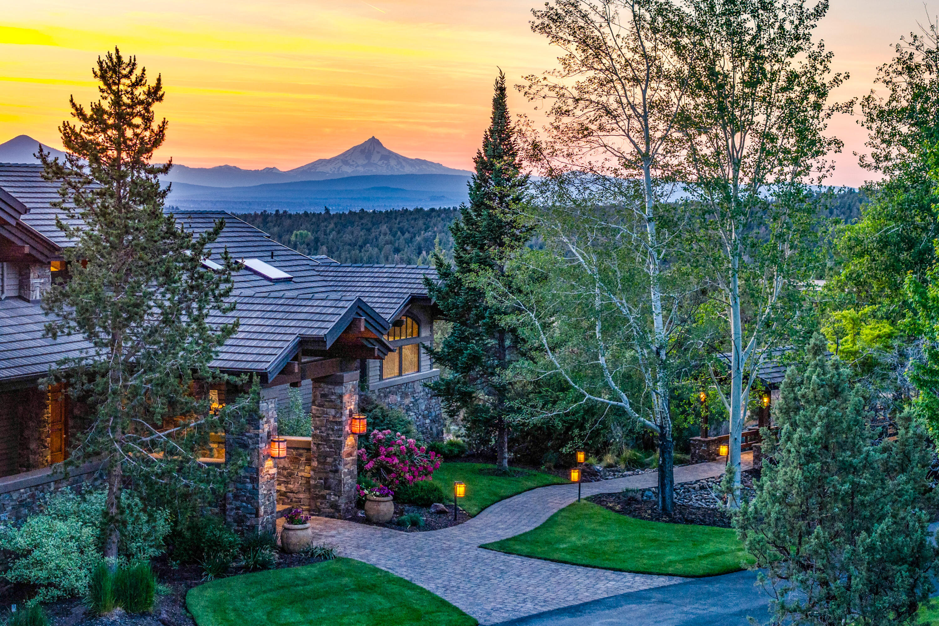65930 Mariposa Lane