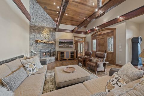 Tiny photo for 65930 Mariposa Lane, Bend, OR 97703 (MLS # 220204494)