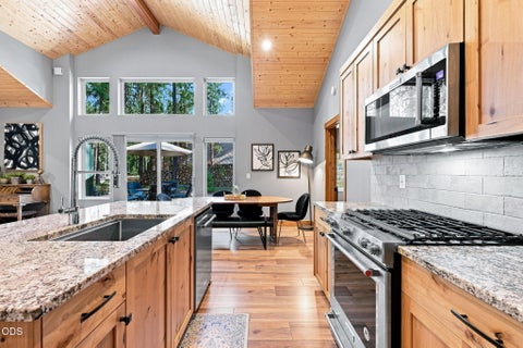 Tiny photo for 70828 Purslane, SH 7, Black Butte Ranch, OR 97759 (MLS # 220227400)