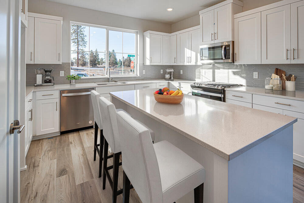 3982 NE Oakside Loop