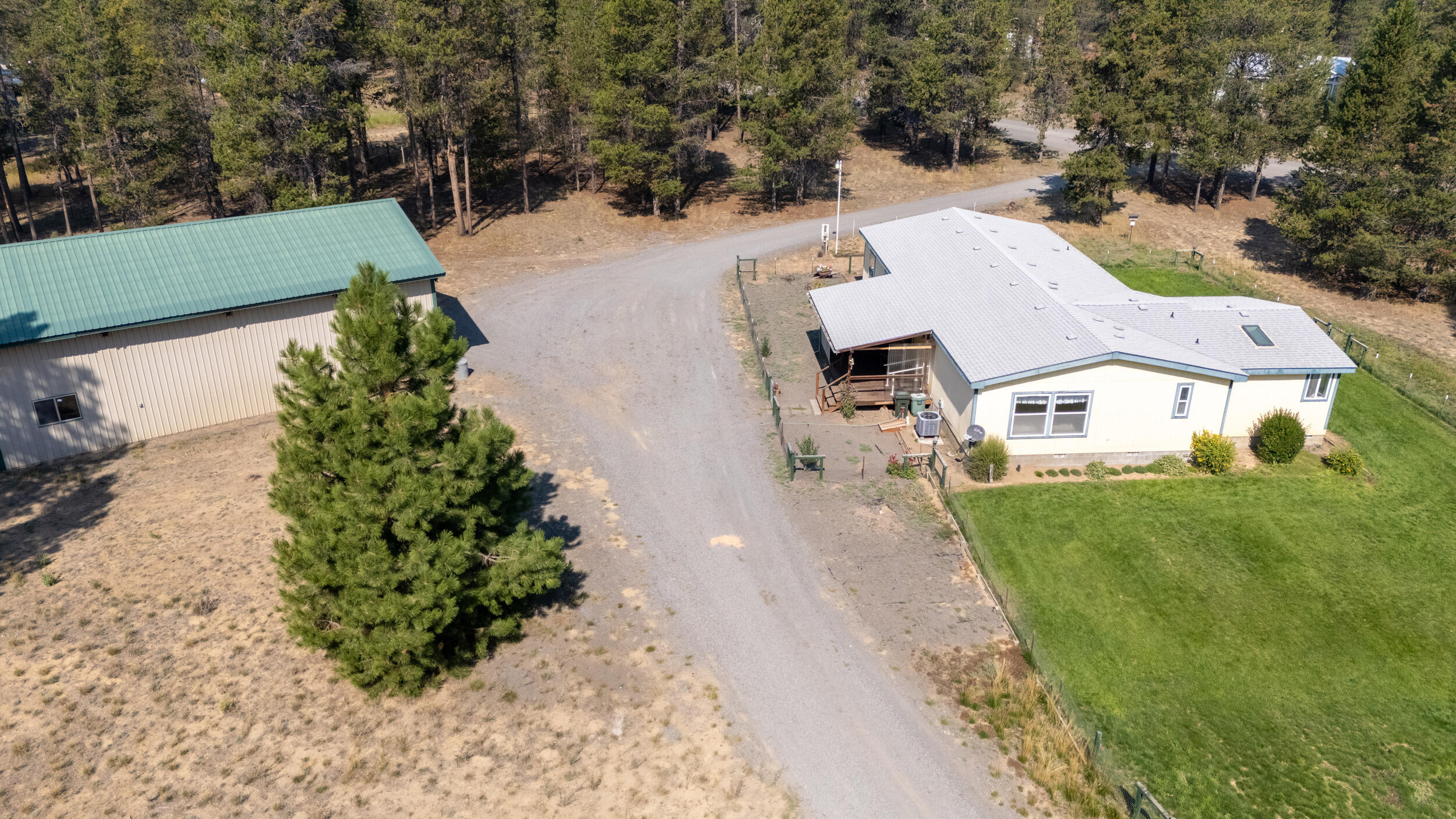 Los Pinos - Residential