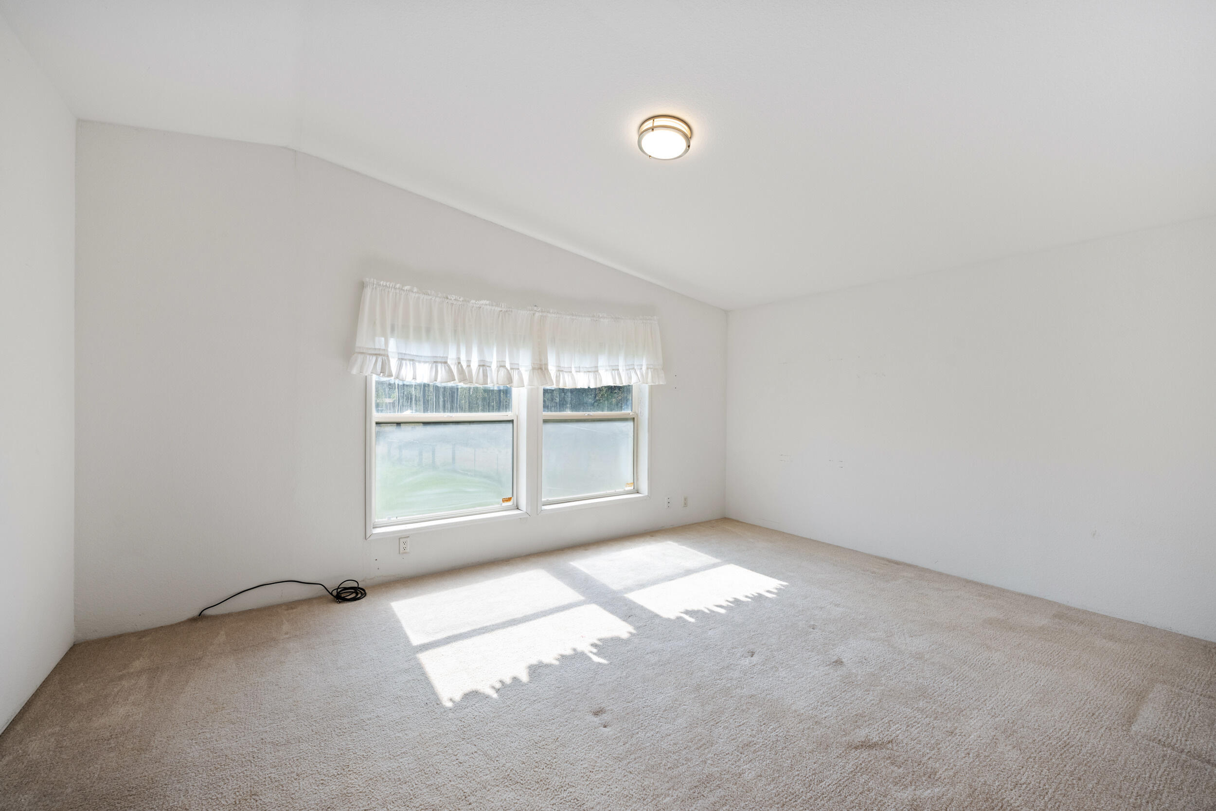 Los Pinos - Residential