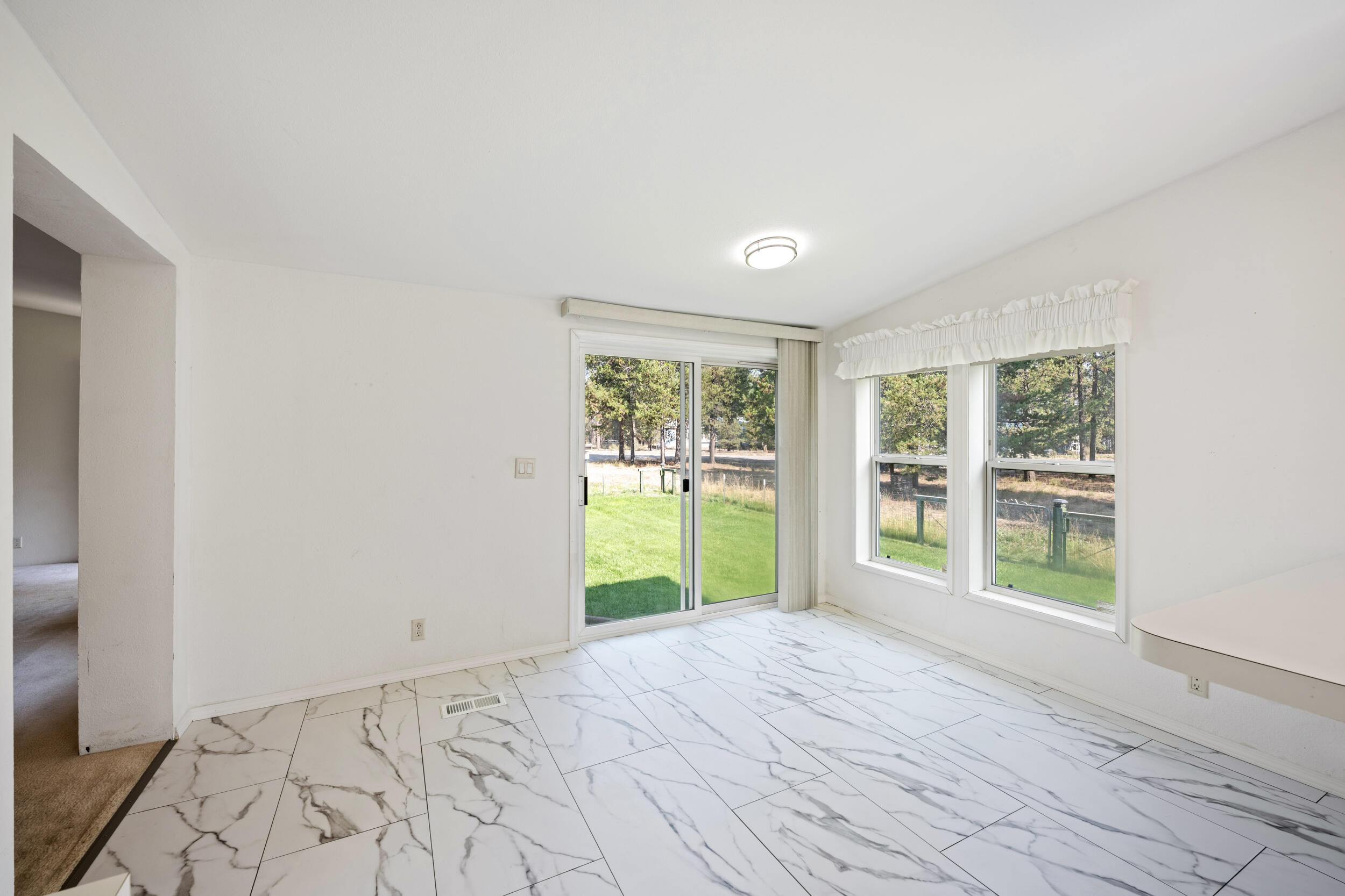 Los Pinos - Residential