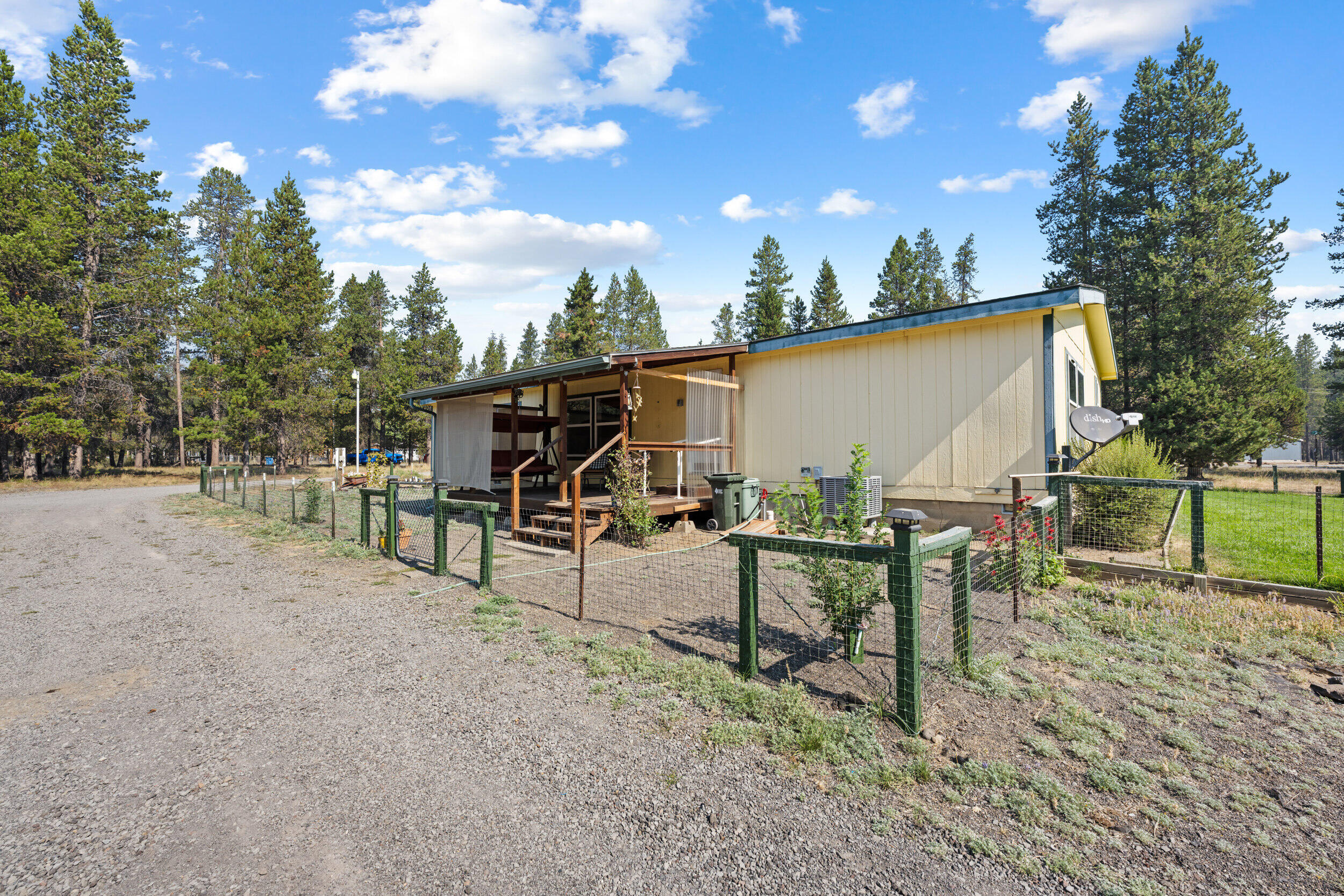 Los Pinos - Residential