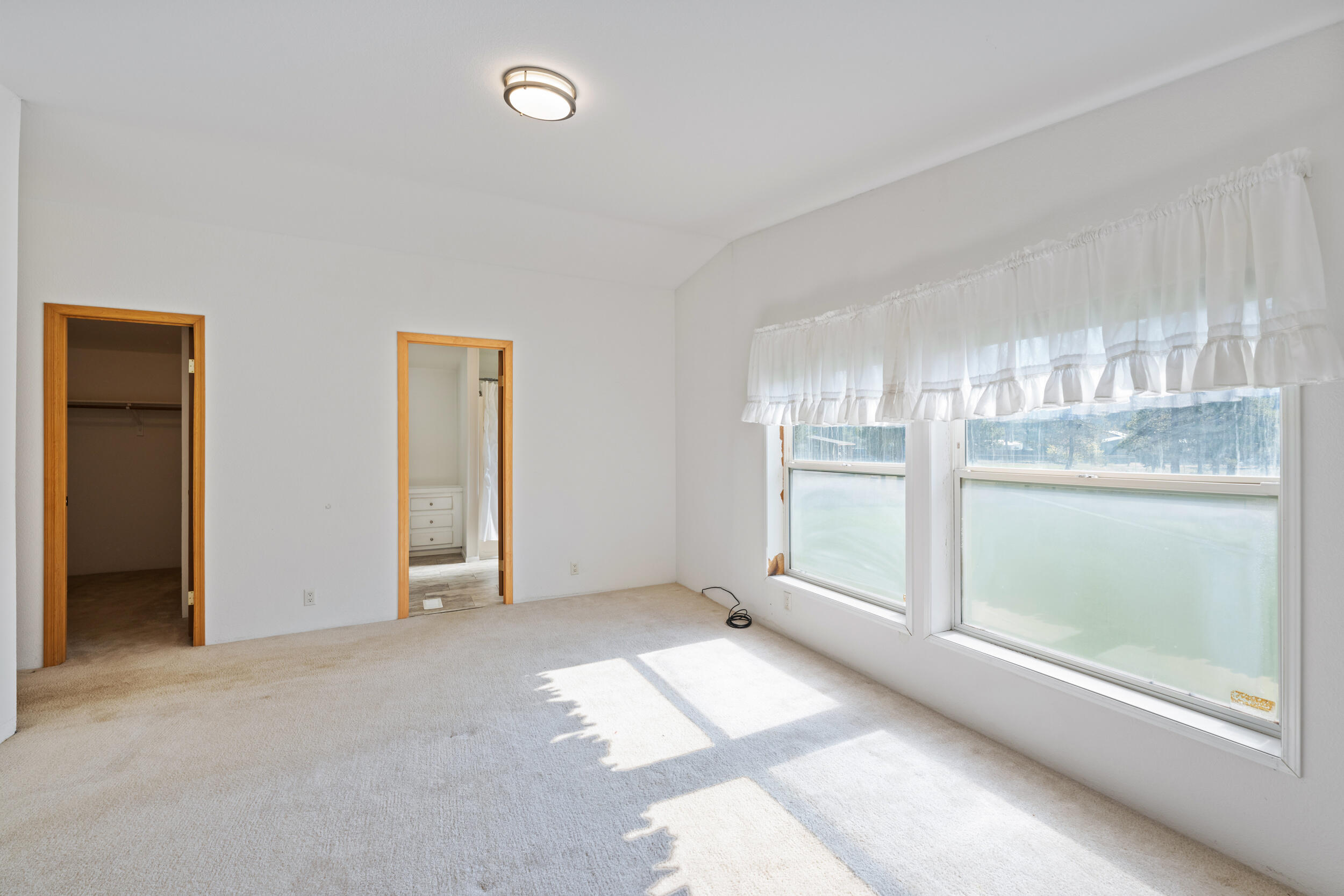 Los Pinos - Residential