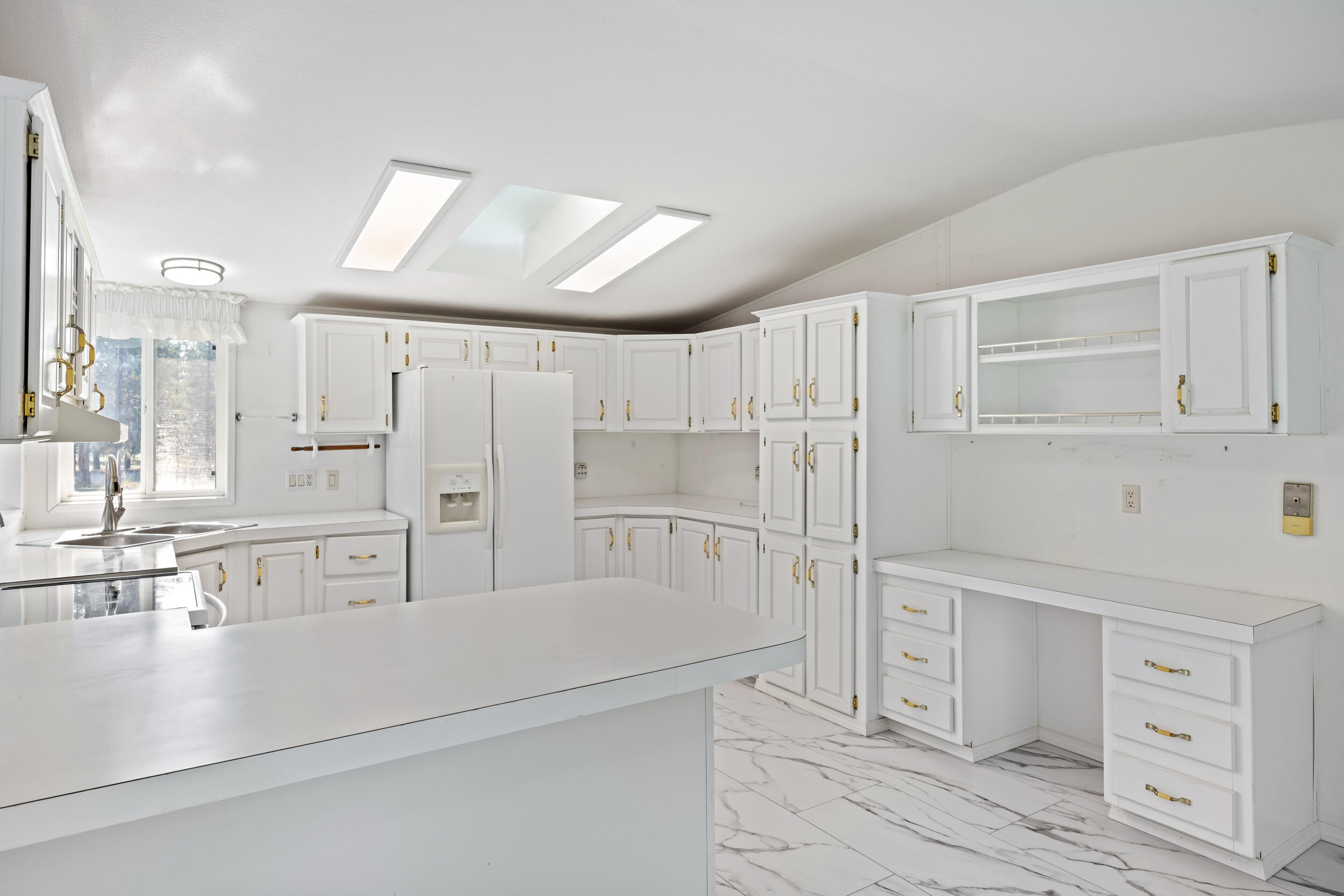 Los Pinos - Residential