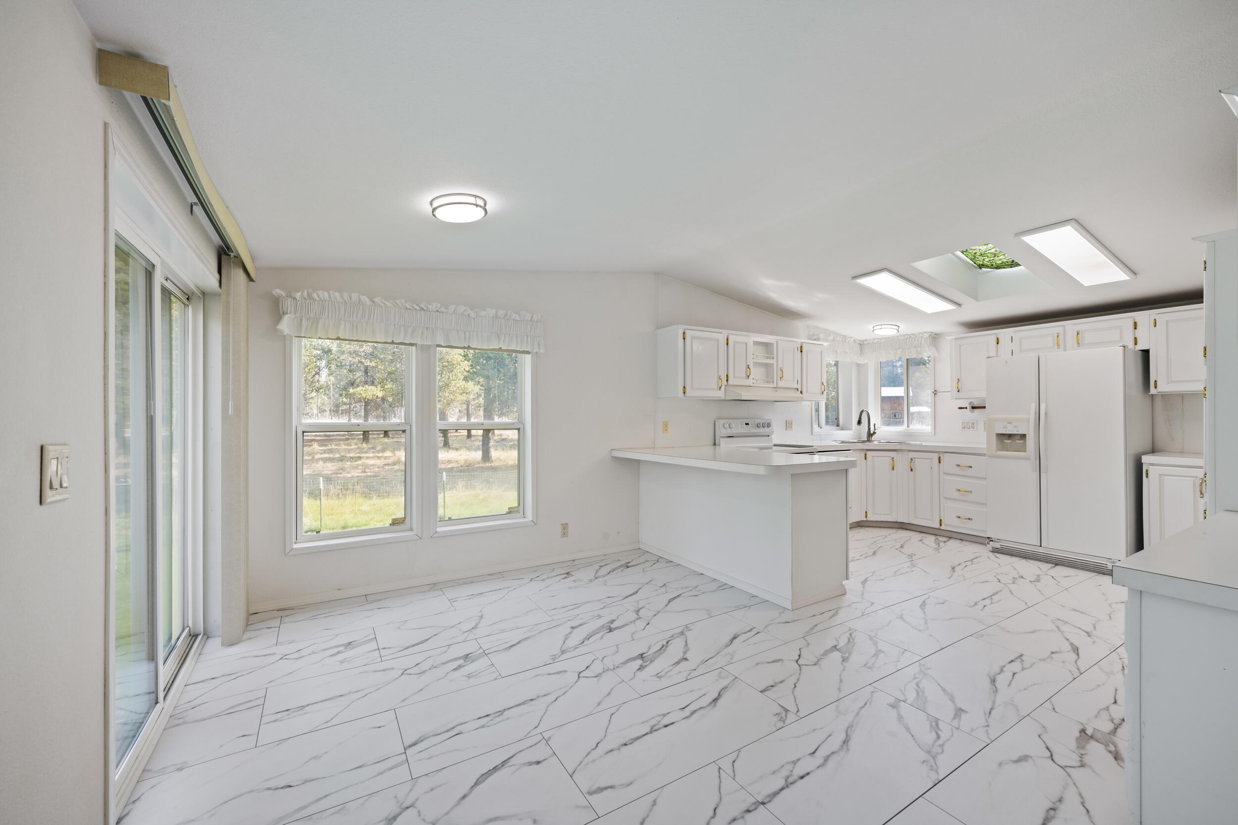 Los Pinos - Residential