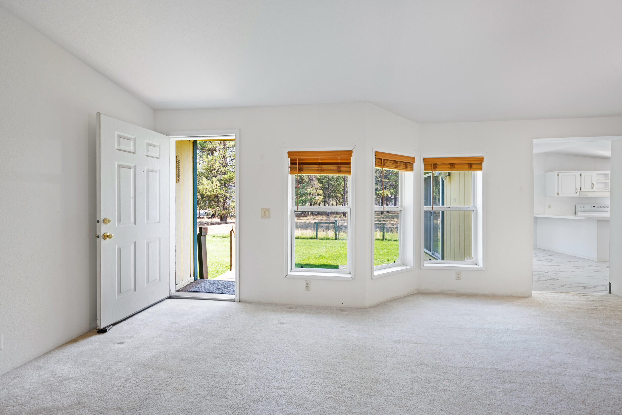 Los Pinos - Residential