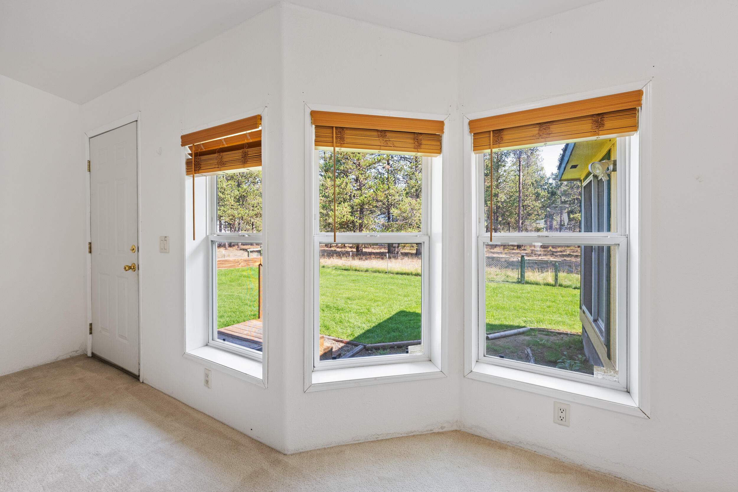 Los Pinos - Residential