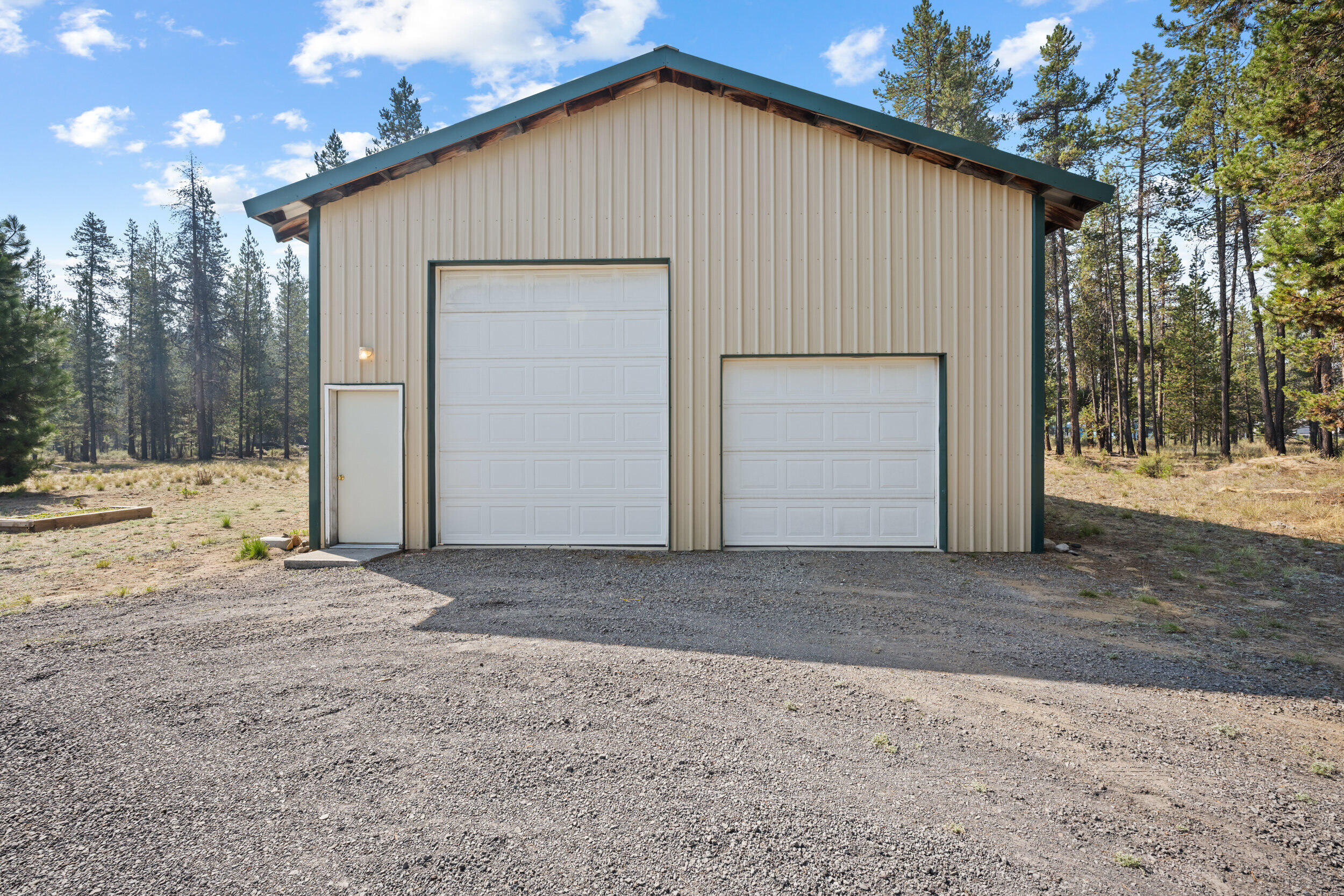 Los Pinos - Residential