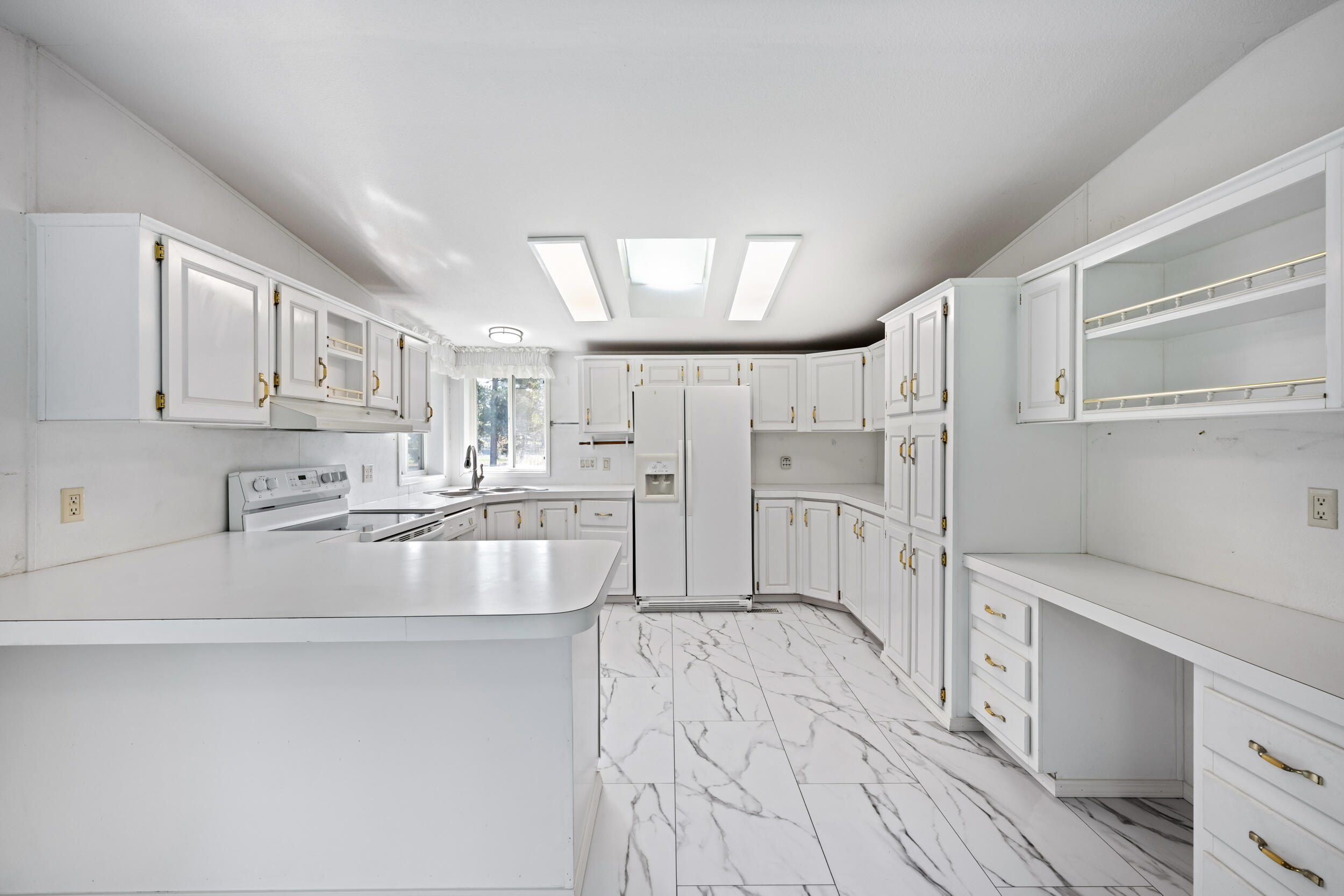 Los Pinos - Residential