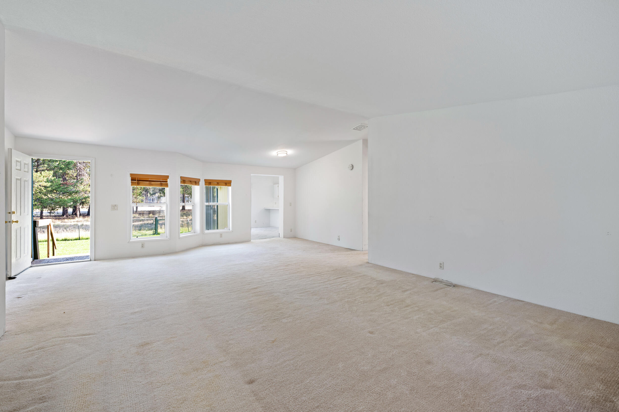 Los Pinos - Residential