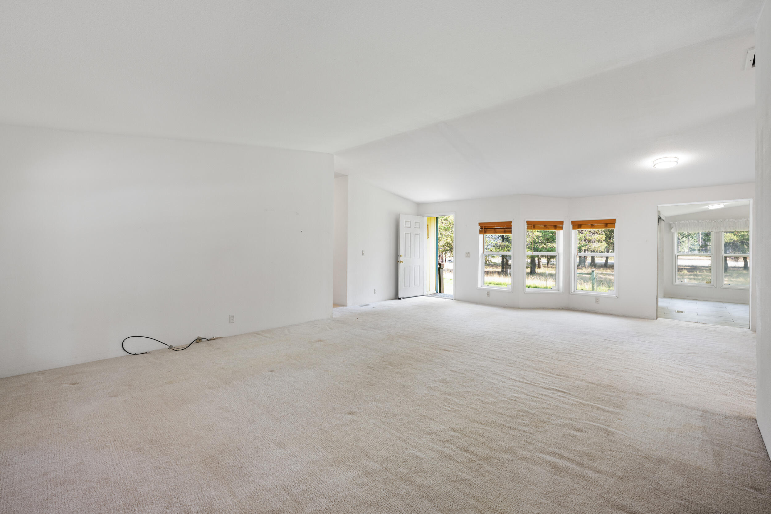 Los Pinos - Residential