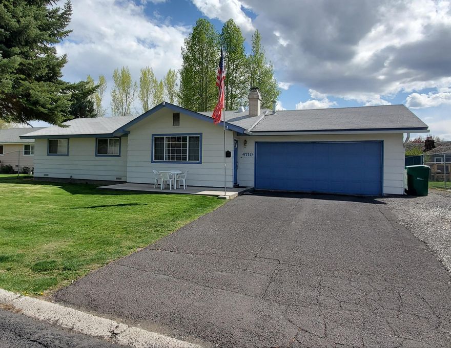 This South Suburban home has so much to offer: 3 bedroom, 3 baths and over 1500 square feet of open living space, beautiful faced yard with a 20x30' shop!