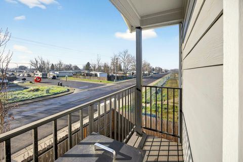 Tiny photo for 7777 Jacqueline Way, White City, OR 97503 (MLS # 220213990)