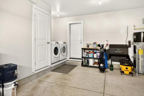 Tiny photo for 7777 Jacqueline Way, White City, OR 97503 (MLS # 220213990)