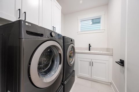 Tiny photo for 62667 NW McClain Drive, Bend, OR 97703 (MLS # 220212595)