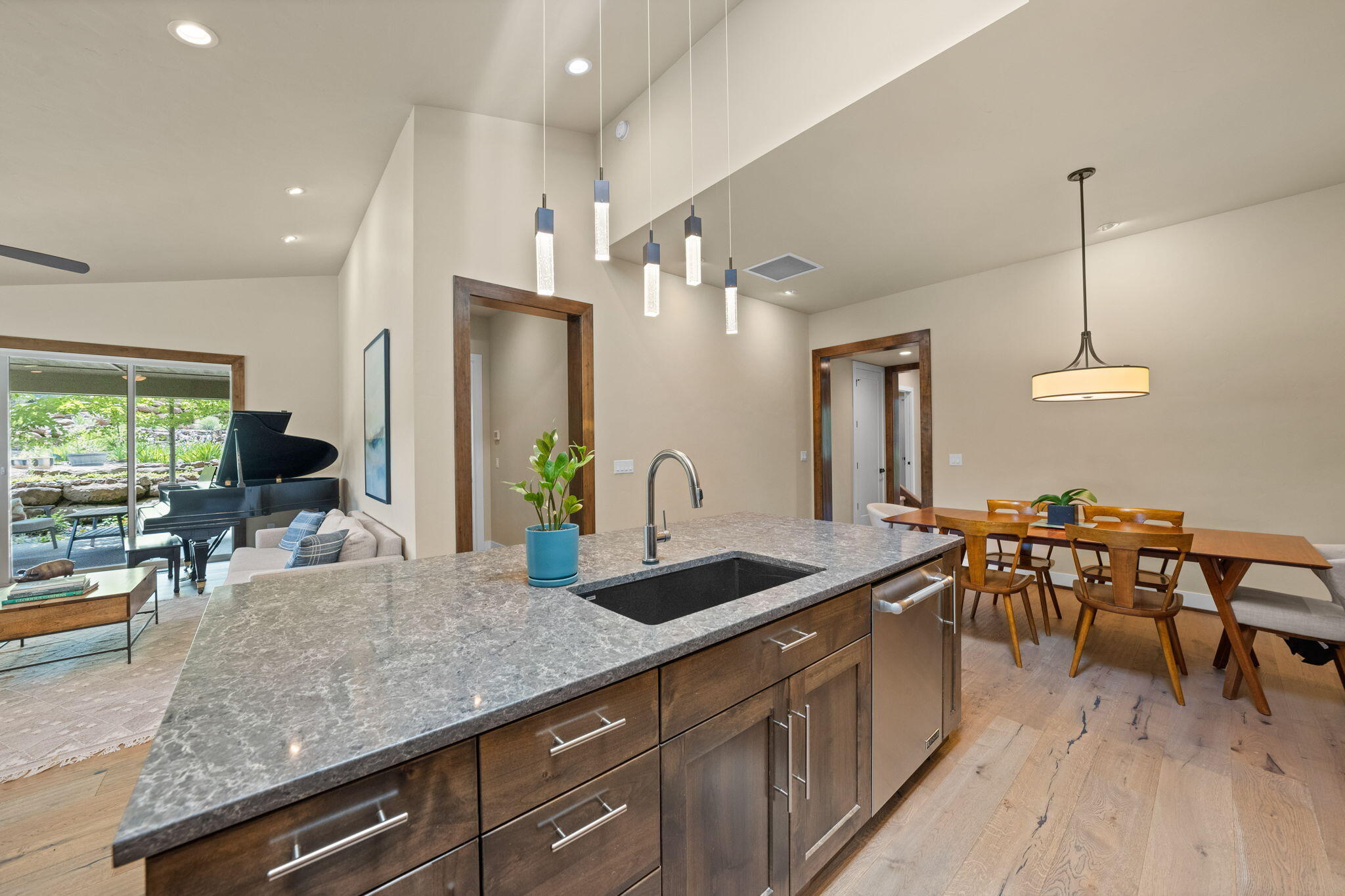 Broken Top - Residential