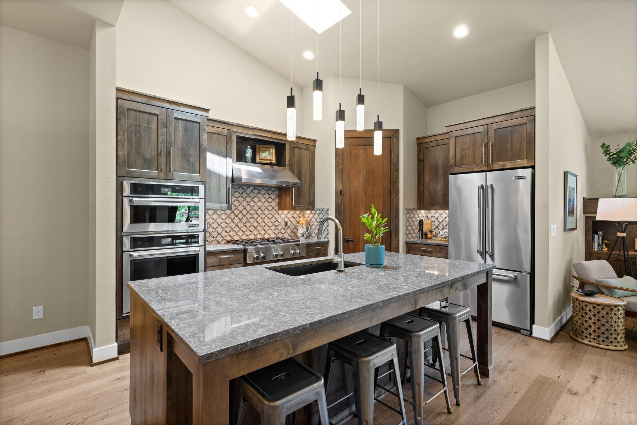 Broken Top - Residential