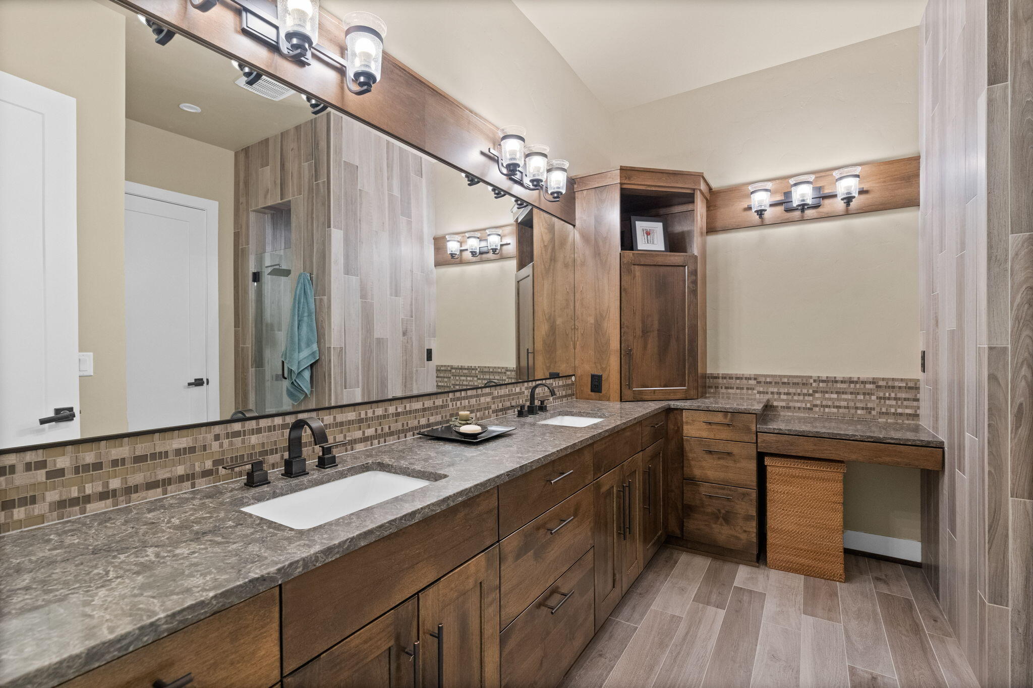 Broken Top - Residential