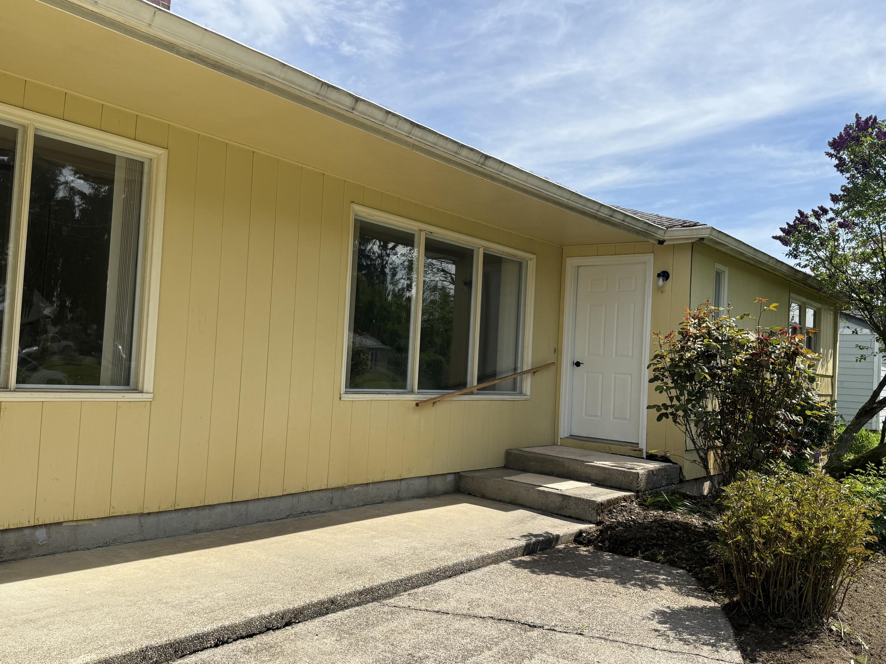 2660 Dorfs Avenue NE