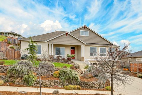 Tiny photo for 4477 Vista Pointe Drive, Medford, OR 97504 (MLS # 220217121)